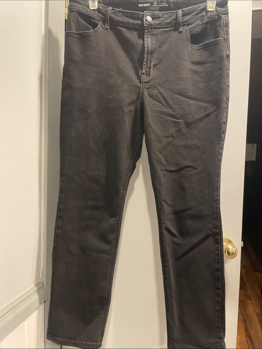 Old Navy Women’s Black high rise WOW Straight Jeans size 14 petite